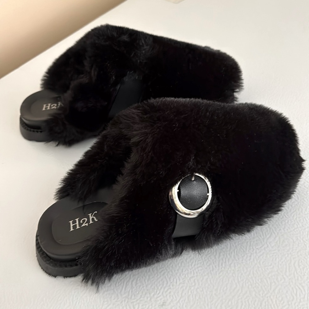 H2K‎ Women's Size 11 Faux Fur Slippers Buckle Detail Slip On Flat Sandals Slides
